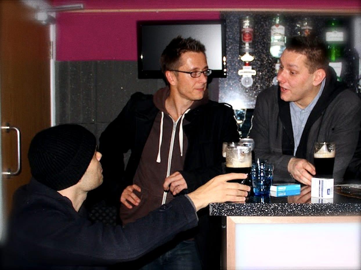 Warren with members of 5ive at a bar